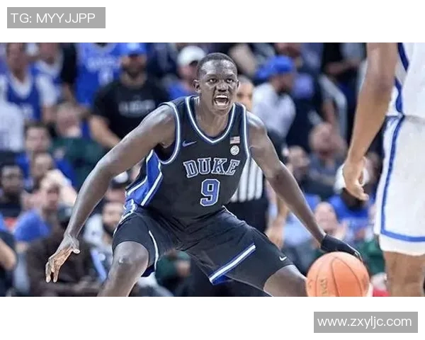 美记：马卢阿奇在内线全力防下杨瀚森 弗莱明快攻反击果断出手